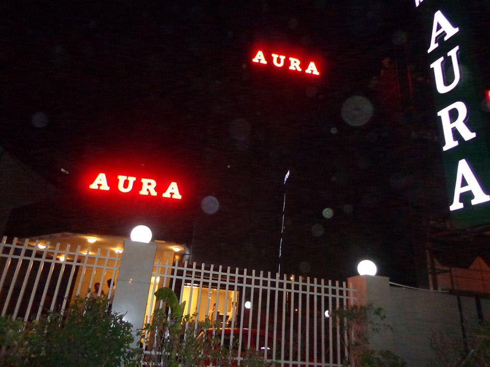 Hotel Aura @Airport Ню Делхи Екстериор снимка